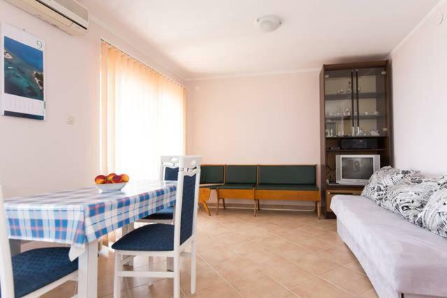 Apartmani Irena Veprinac Exteriör bild