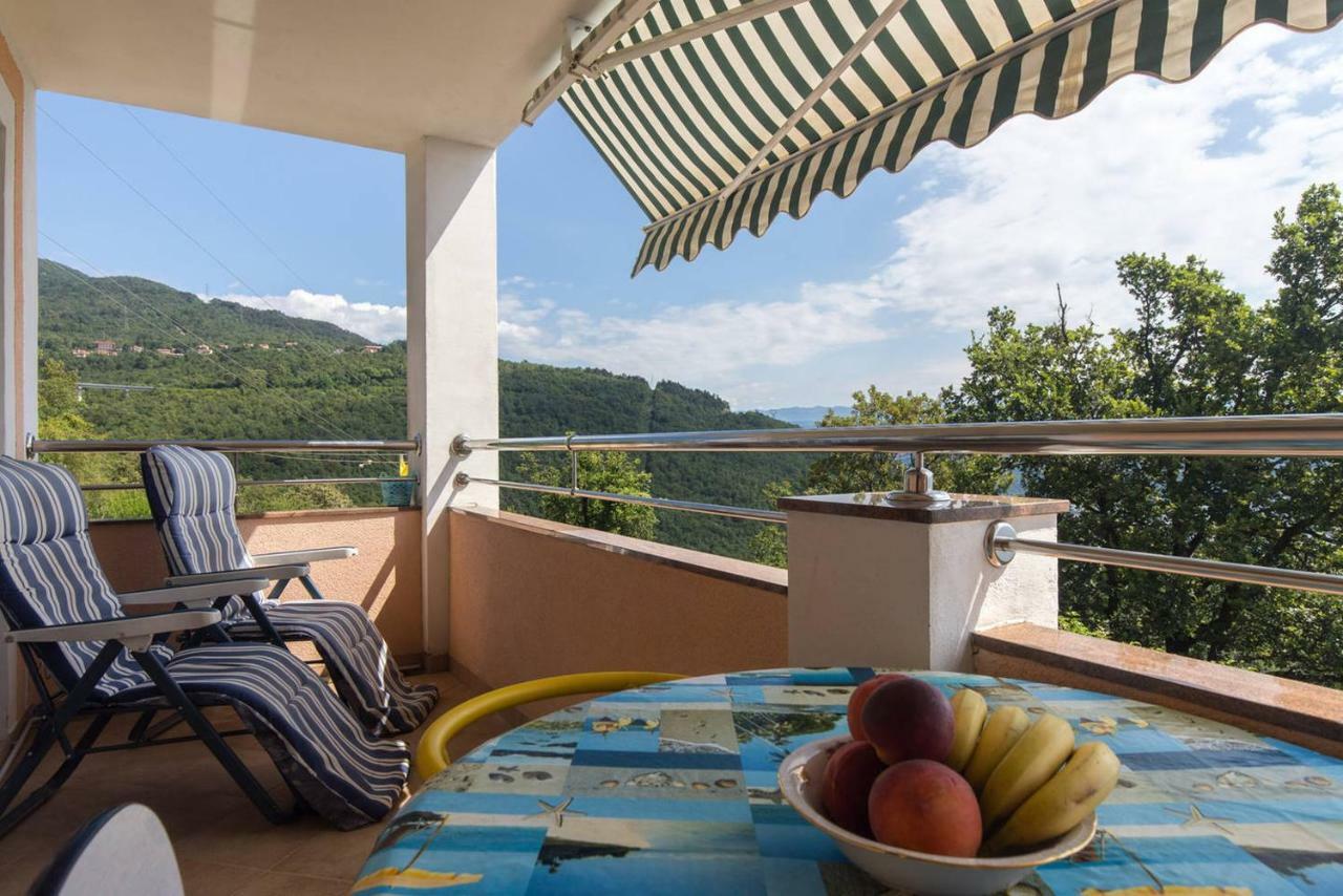 Apartmani Irena Veprinac Exteriör bild